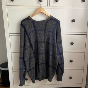 Clan Douglas 100% Cashmere Grey Plaid Sweater. Size Medium. Made in Scotland.